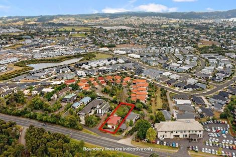 Photo of property in 122 Whangaparaoa Road, Red Beach, 0932