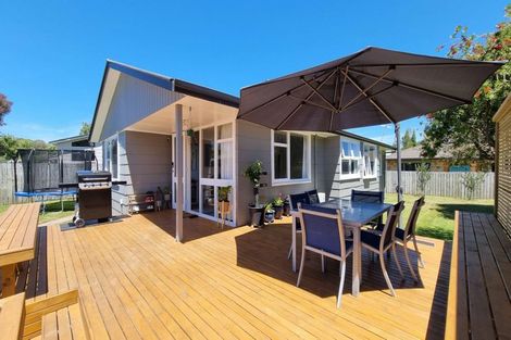 Photo of property in 91 Aquarius Drive, Kawaha Point, Rotorua, 3010