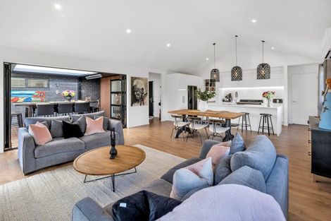 Photo of property in 3 Hirere Road, Whitford, Howick, 2571