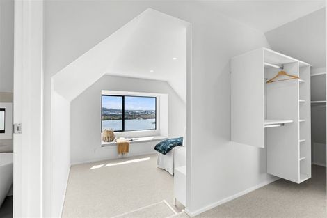 Photo of property in 19 Osmond Lane, Mount Pleasant, Christchurch, 8081