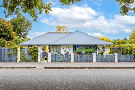 Photo of property in 21 Mona Square, Ashburton, 7700