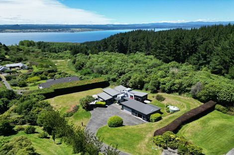 Photo of property in 10 Cameron Drive, Acacia Bay, Taupo, 3385