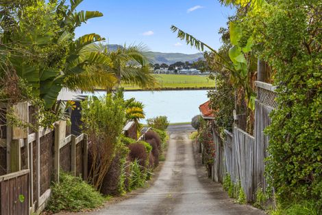 Photo of property in 10 Marine Parade, Raglan, 3225