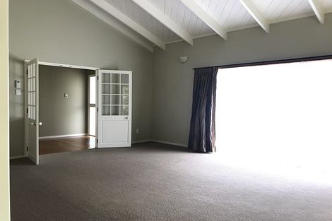 Photo of property in 79 Tawa Road, Kumeu, 0891