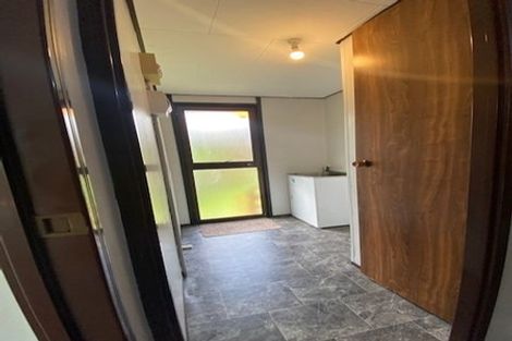 Photo of property in 510a Blockhouse Bay Road, Blockhouse Bay, Auckland, 0600