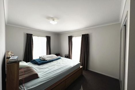 Photo of property in 32 Tutuwhatu Crescent, Weymouth, Auckland, 2103