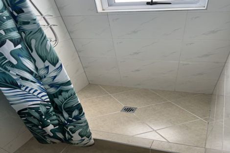 Photo of property in 41 Thornlow Street, Glendene, Auckland, 0602