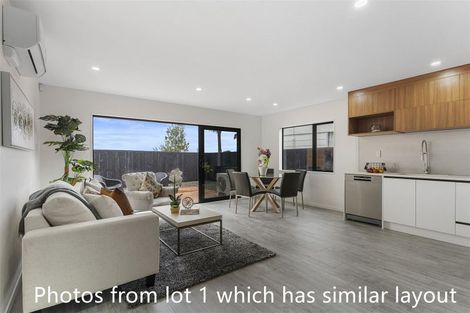 Photo of property in 10b Ballial Place, West Harbour, Auckland, 0618