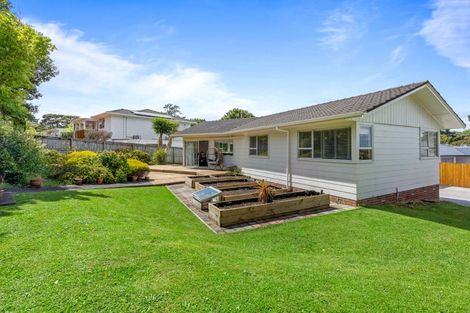 Photo of property in 1 Cunliffe Place, Glenfield, Auckland, 0629