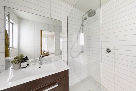 Photo of property in 12/3 Severn Street, Island Bay, Wellington, 6023