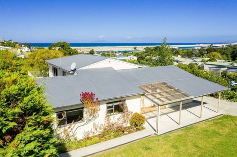 Photo of property in 22 Cullen Street, Mangawhai Heads, Mangawhai, 0505