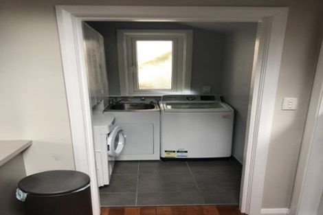 Photo of property in 112 Eden Street, Island Bay, Wellington, 6023