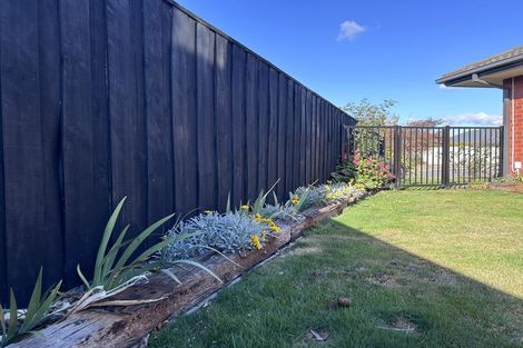 Photo of property in 6 Hampstead Close, Rangiora, 7400