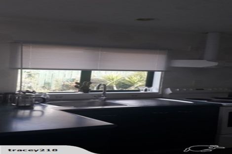 Photo of property in 2 Monarch Grove, Maoribank, Upper Hutt, 5018