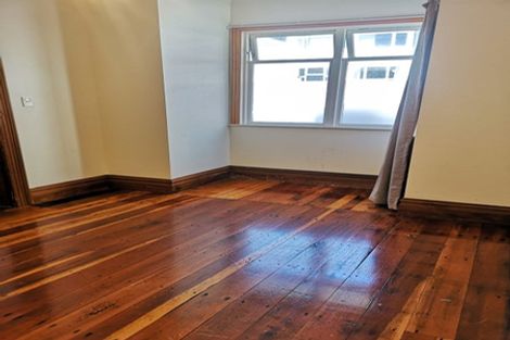 Photo of property in 132 Brougham Street, Mount Victoria, Wellington, 6011