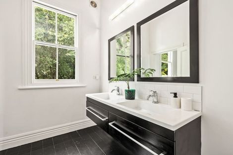 Photo of property in 8 Battery Road, Ahuriri, Napier, 4110