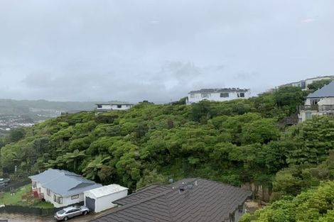 Photo of property in 82a Stewart Drive, Newlands, Wellington, 6037