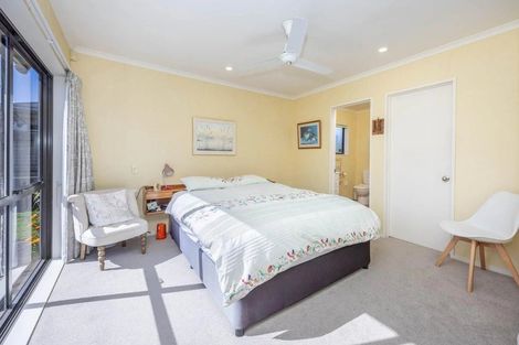 Photo of property in 22 Cranbrook Place, Rototuna North, Hamilton, 3210