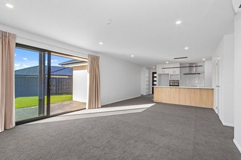 Photo of property in 33 Hilton Drive, Amberley, 7410