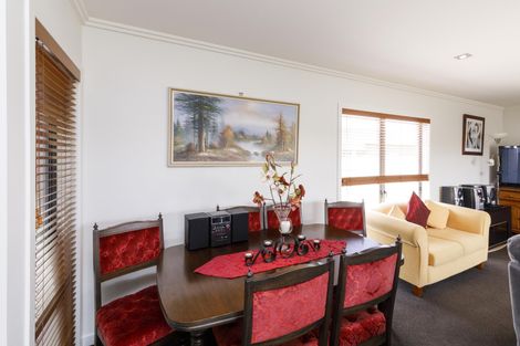 Photo of property in 23a Rosalie Terrace, Kelvin Grove, Palmerston North, 4414
