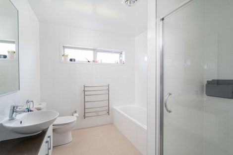 Photo of property in 18 Chateau Crescent, Rangatira Park, Taupo, 3330