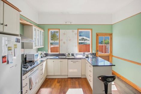 Photo of property in 133 Somerfield Street, Somerfield, Christchurch, 8024