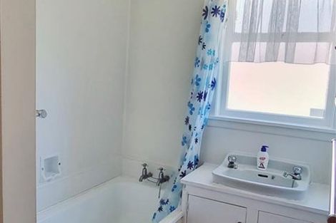 Photo of property in 1a Sutton Crescent, Papatoetoe, Auckland, 2025