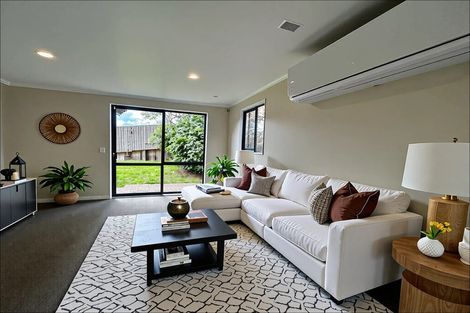 Photo of property in 50 Misty Valley Drive, Henderson, Auckland, 0612