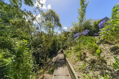 Photo of property in 7 Hillgrove Place, Fitzherbert, Palmerston North, 4410