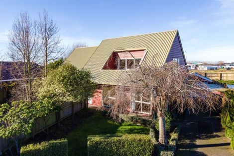 Photo of property in 12 Langham Place, Redwood, Christchurch, 8051
