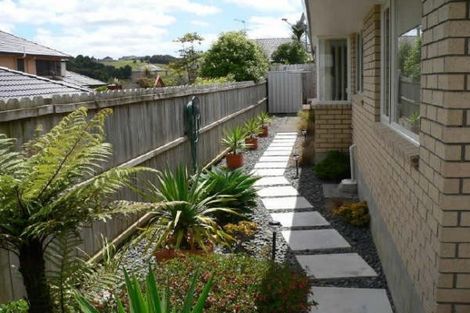 Photo of property in 124 Charles Prevost Drive, The Gardens, Auckland, 2105