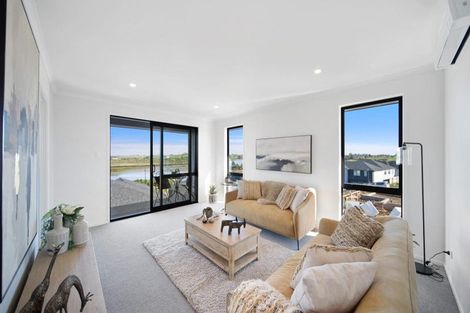 Photo of property in 26 Emerald Avenue, Rosehill, Papakura, 2113