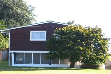 Photo of property in 10 Alma Crescent, Papakura, 2110