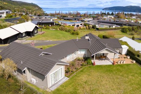 Photo of property in 33 Bodes Lane, Kinloch, Taupo, 3377