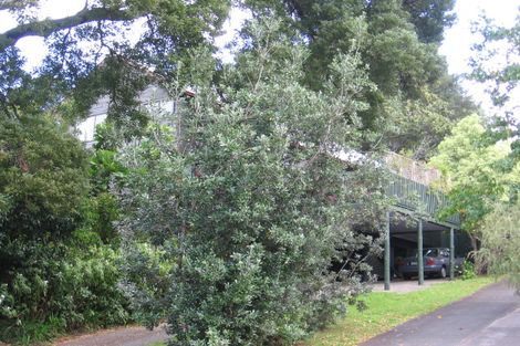 Photo of property in 17 West Glade Crescent, Birkenhead, Auckland, 0626