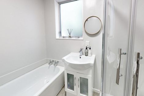 Photo of property in 16a Govind Grove, Ngaio, Wellington, 6035