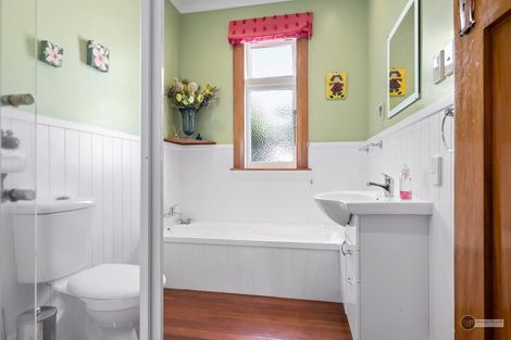 Photo of property in 5-7 Mahoe Street, Eastbourne, Lower Hutt, 5013