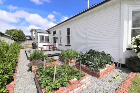 Photo of property in 98 Somerfield Street, Somerfield, Christchurch, 8024