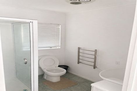 Photo of property in 12 Medina Place, Half Moon Bay, Auckland, 2012