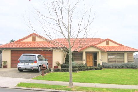 Photo of property in 13 Gilford Place, East Tamaki Heights, Auckland, 2016