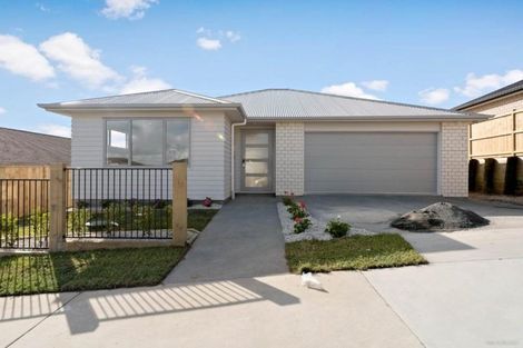 Photo of property in 3 Tararua Street, Massey, Auckland, 0614