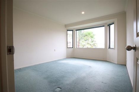 Photo of property in 16 Brittany Drive, Henderson, Auckland, 0612