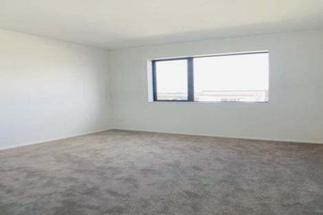 Photo of property in 38 Ascension Crescent, Orewa, 0931