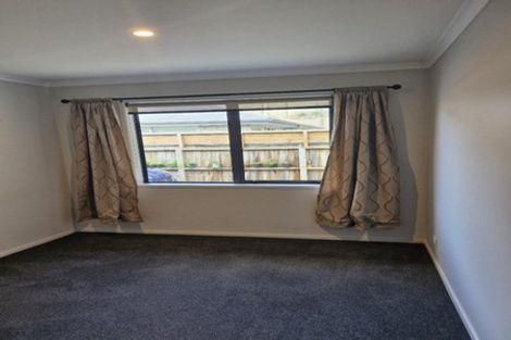 Photo of property in 12 Nukuroa Close, Waitara, 4320