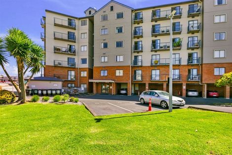 Photo of property in 5e/17 Crown Lynn Place, New Lynn, Auckland, 0600