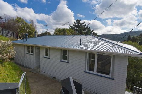 Photo of property in 16 John Street, Stokes Valley, Lower Hutt, 5019