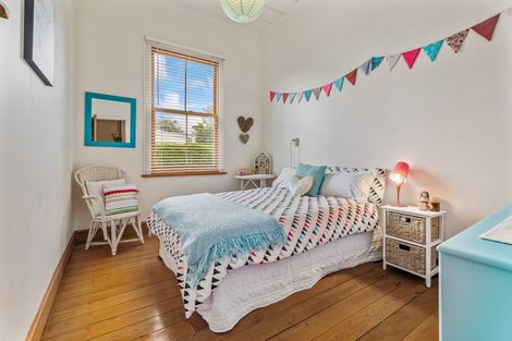 Photo of property in 24 Royal Terrace, Sandringham, Auckland, 1025