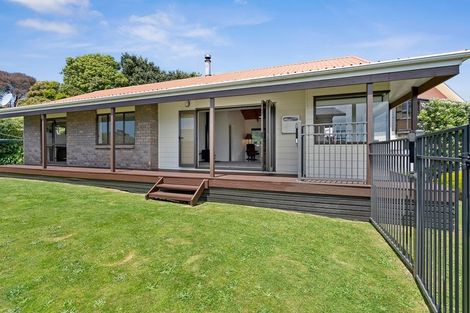 Photo of property in 23 Marchant Place, Westown, New Plymouth, 4310