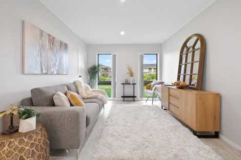 Photo of property in 8 Rapallo Place, Farm Cove, Auckland, 2012