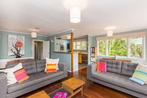 Photo of property in 2/16 Cresta Avenue, Beach Haven, Auckland, 0626